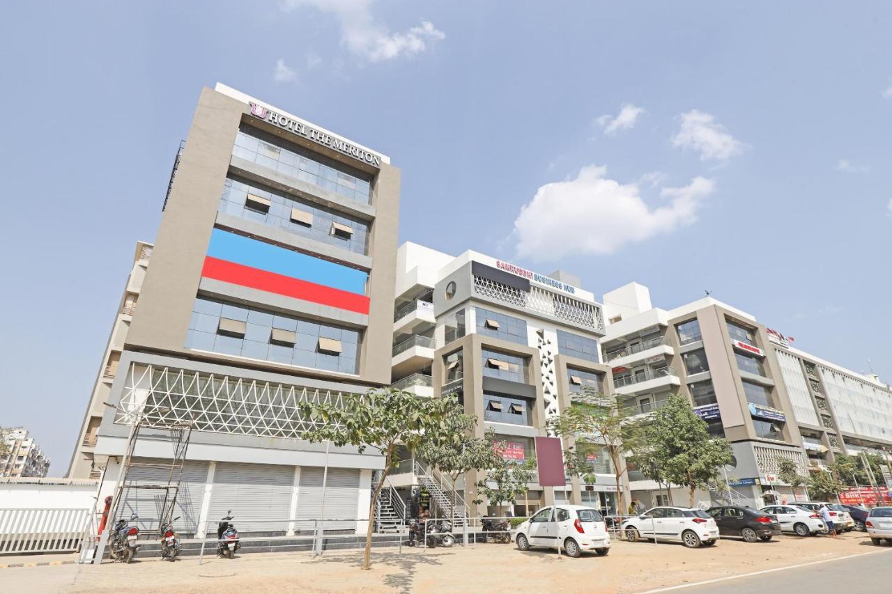 Oyo Flagship 86605 Hotel The Meriton Amhedabad Dış mekan fotoğraf